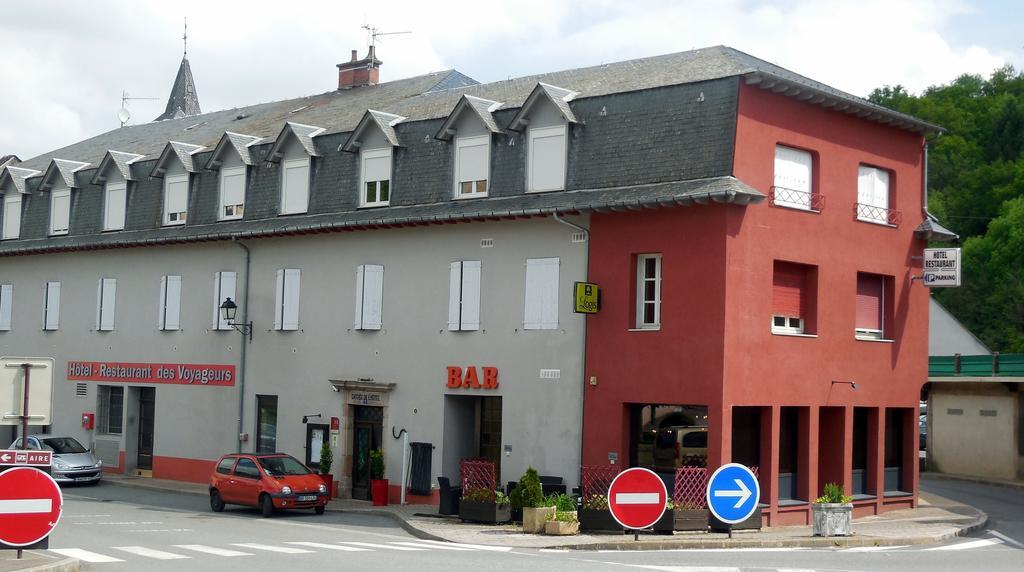 Logis Hotel Restaurant Des Voyageurs 퐁드저는살라스 외부 사진