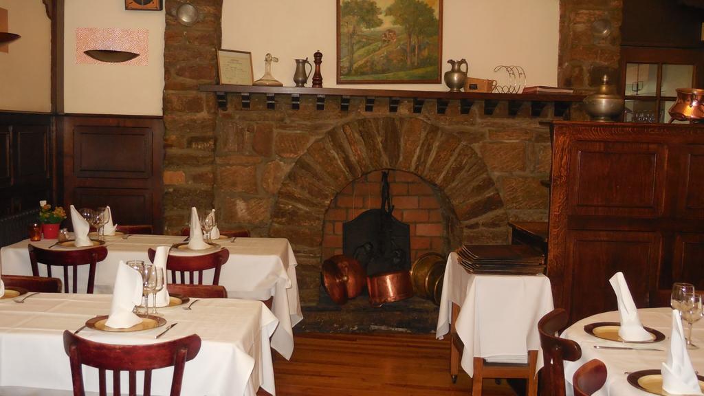 Logis Hotel Restaurant Des Voyageurs 퐁드저는살라스 외부 사진