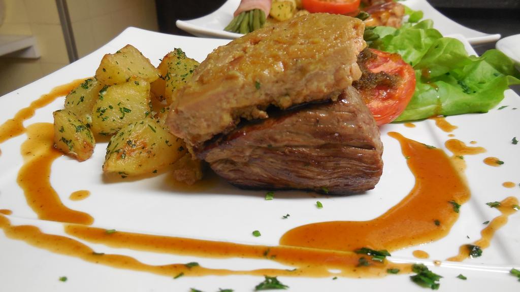 Logis Hotel Restaurant Des Voyageurs 퐁드저는살라스 외부 사진