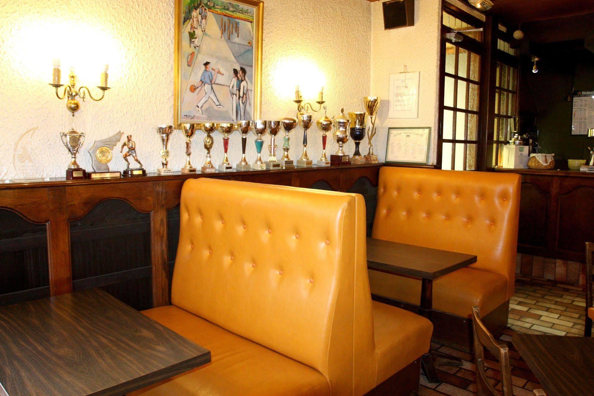 Logis Hotel Restaurant Des Voyageurs 퐁드저는살라스 외부 사진