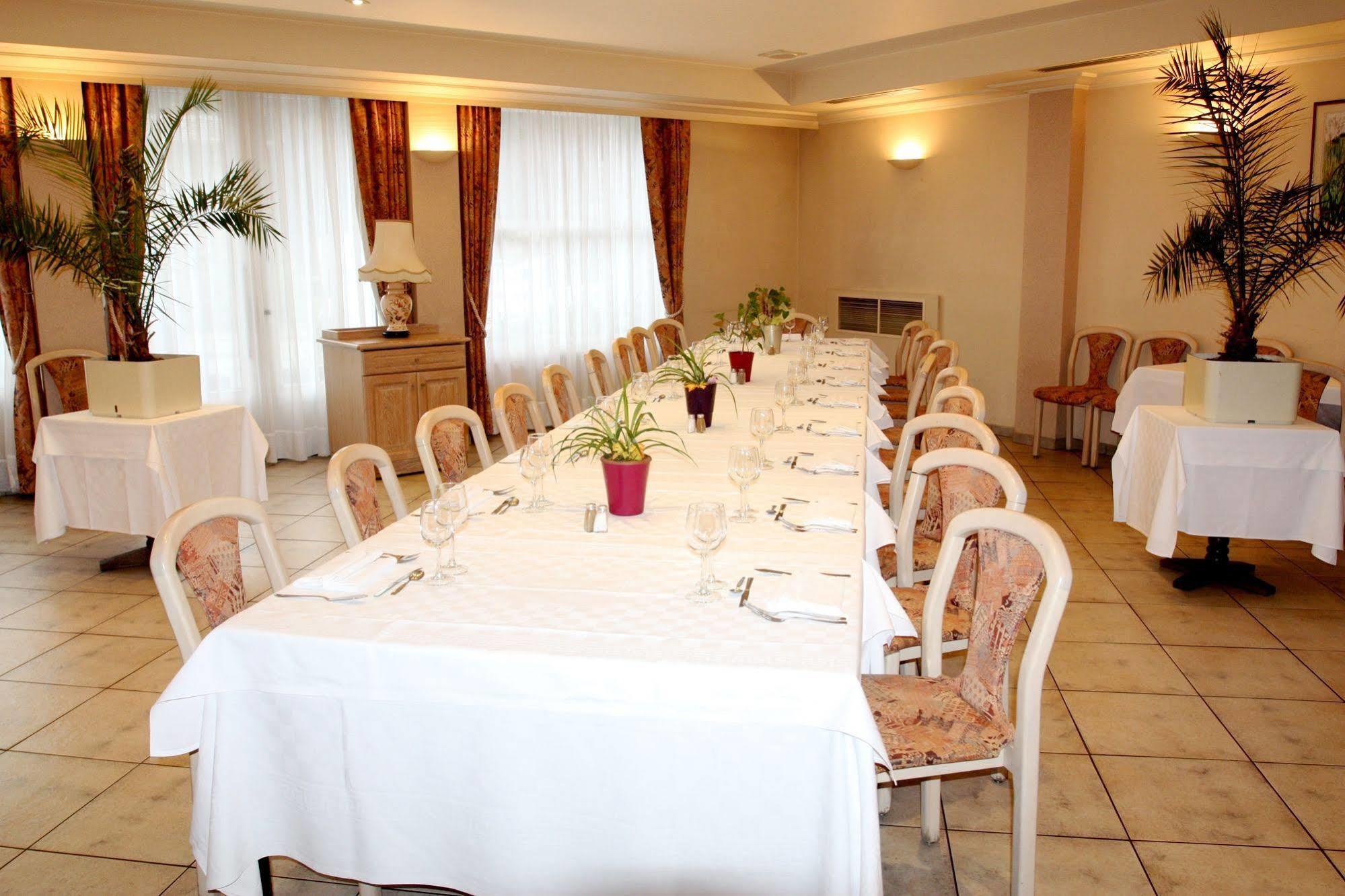 Logis Hotel Restaurant Des Voyageurs 퐁드저는살라스 외부 사진