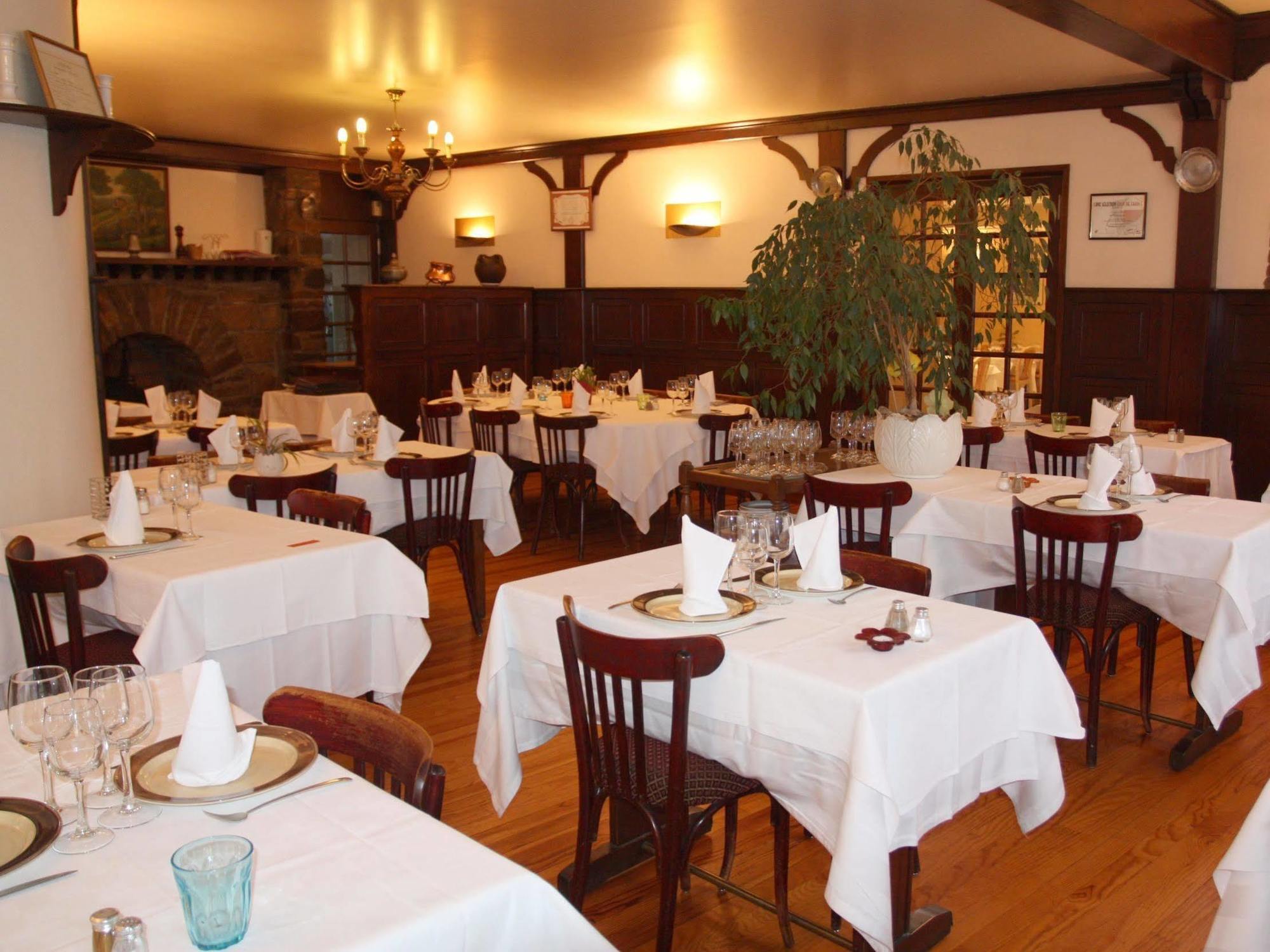 Logis Hotel Restaurant Des Voyageurs 퐁드저는살라스 외부 사진