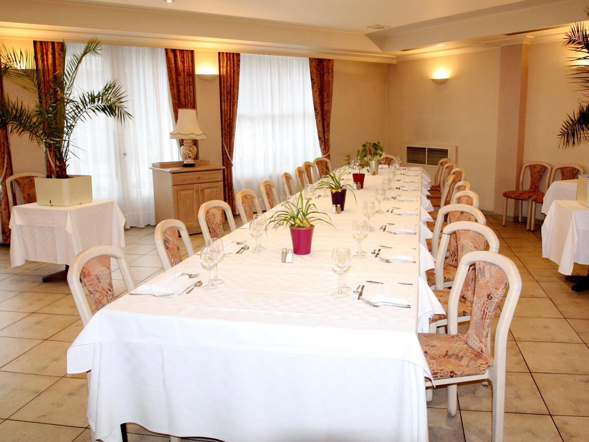 Logis Hotel Restaurant Des Voyageurs 퐁드저는살라스 외부 사진