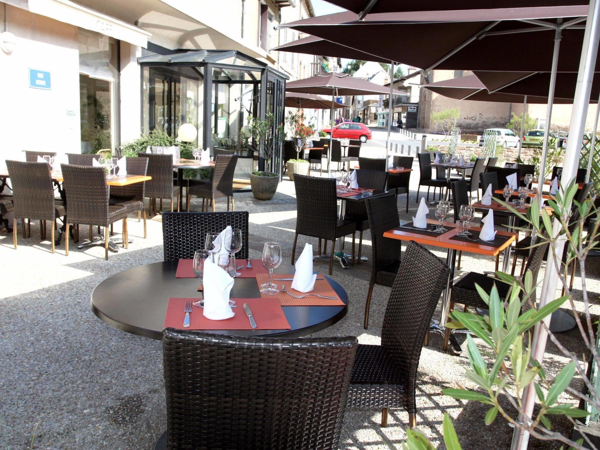 Logis Hotel Restaurant Des Voyageurs 퐁드저는살라스 외부 사진