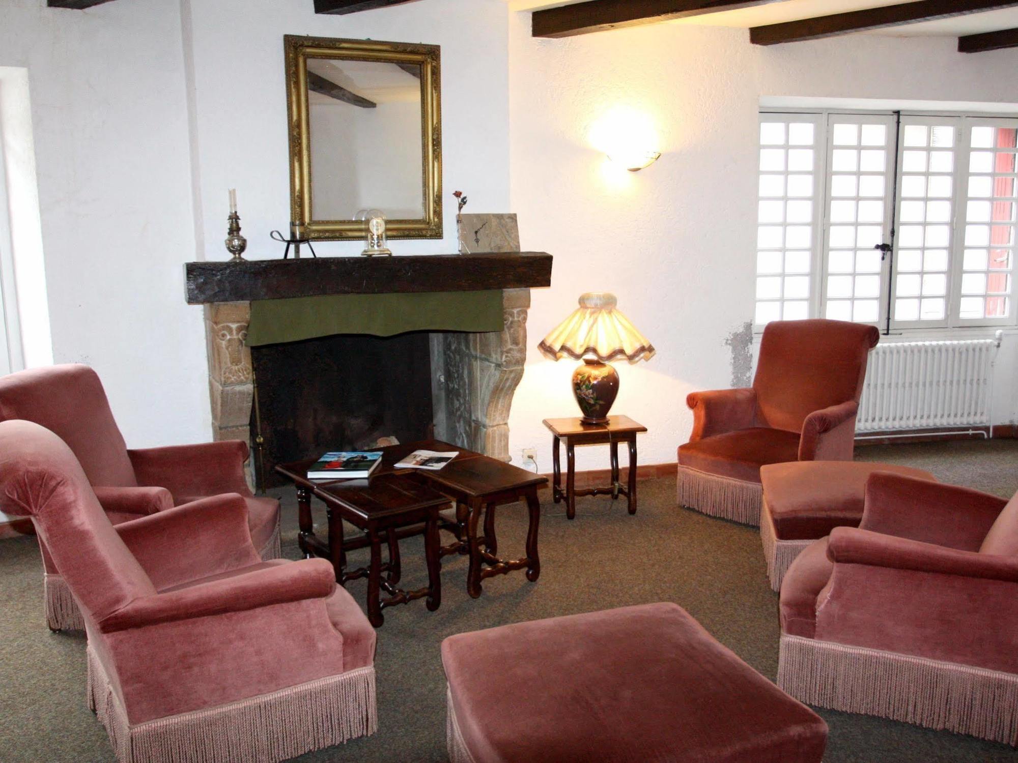 Logis Hotel Restaurant Des Voyageurs 퐁드저는살라스 외부 사진